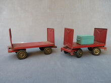 Charger l'image dans la galerie, DECOLUX - Paire de chariots à bagages (Jouet vintage)