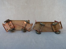 Charger l'image dans la galerie, DECOLUX - Paire de chariots à bagages (Jouet vintage)