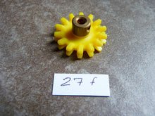 Charger l'image dans la galerie, MECCANO 27f - Jaune - Roue dentée plastique
