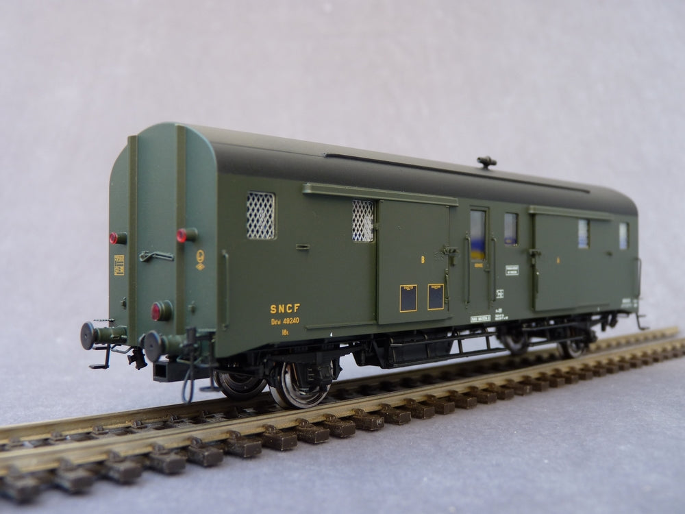 REE Modeles VB340 - SNCF Gepäckwagen DEV 52 Ep3 Fourgon DEV 52, Grün vert 306, Mit Schwarzem Dach 3 Schlusslichter Moderne Laternenhalter Region Sud Ouest REE Modeles VB340 - SNCF Gepäckwagen DEV 52 Ep3 Fourgon DEV 52, Grün vert 306, Mit Schwarzem Dach 3 Schlusslichter Moderne Laternenhalter Region Sud Ouest