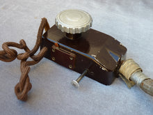 Charger l'image dans la galerie, VATY - Rare voiture électrique (vintage 1949)