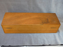 Charger l'image dans la galerie, VATY - Rare voiture électrique (vintage 1949)