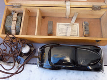 Charger l'image dans la galerie, VATY - Rare voiture électrique (vintage 1949)