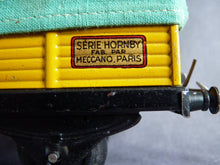 Charger l'image dans la galerie, HORNBY  wagon bâché SAINT FRERES  SNCF (0 vintage)