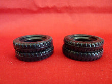 Charger l'image dans la galerie, Meccano 142d lot de 4 pneus noirs