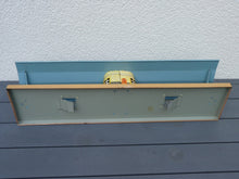 Charger l'image dans la galerie, Allemagne - Grande gare et quai en tôle lithographiée (HO vintage)