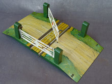 Charger l'image dans la galerie, HORNBY - N°1 - Level crossing - Passage à niveau anglais (0 vintage)