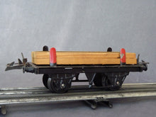 Charger l'image dans la galerie, HORNBY anglais - Wagon à ranchers chargé de bois (0 vintage)
