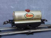 Charger l'image dans la galerie, HORNBY - Wagon citerne ESSO série M (0 vintage)