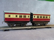 Charger l'image dans la galerie, HORNBY - Paire de voitures voyageurs anglaises British Railways (0 vintage)