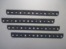 Charger l'image dans la galerie, MECCANO 110a - Crémaillère 13 trous (lot de 4)