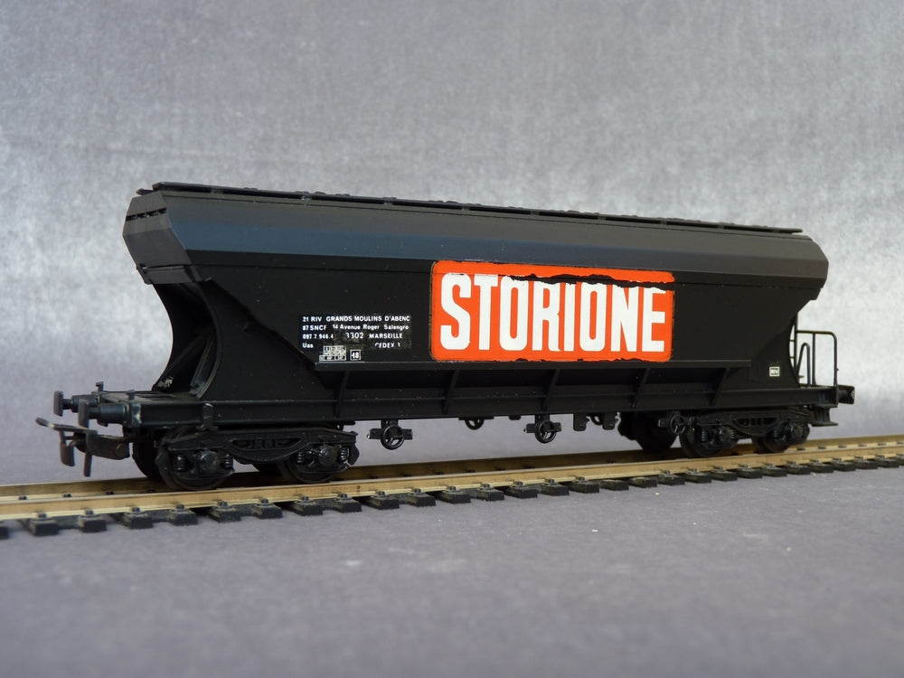 Wagon trémie à bogies céréalier, faces bombées, décoration