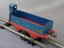 Charger l'image dans la galerie, HORNBY Wagon tombereau à guérite SNCF bleu (circa 1950) (0 vintage)