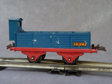 Charger l'image dans la galerie, HORNBY Wagon tombereau à guérite SNCF bleu (circa 1950) (0 vintage)