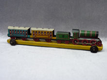 Charger l'image dans la galerie, PENNY TOY - Petit train à traîner en tôle lithographiée