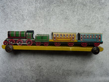 Charger l'image dans la galerie, PENNY TOY - Petit train à traîner en tôle lithographiée