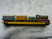 Charger l'image dans la galerie, PENNY TOY - Petit train à traîner en tôle lithographiée