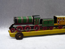 Charger l'image dans la galerie, PENNY TOY - Petit train à traîner en tôle lithographiée
