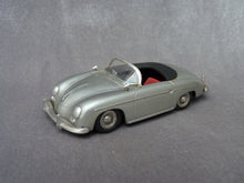 Charger l&#39;image dans la galerie, AUTO REPLICAS N°8 - PORSCHE 356 Speedster cabriolet