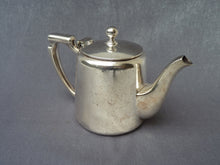 Charger l&#39;image dans la galerie, BRITISH RAILWAYS - Tea-pot, théière 1/2 Pint (circa 1970)