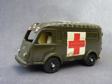 Charger l&#39;image dans la galerie, C.I.J. - Renault 1000Kg ambulance militaire (vintage)