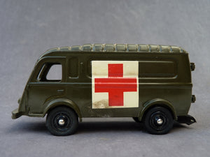C.I.J. - Renault 1000Kg ambulance militaire (vintage)