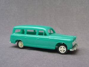 CLE N°21 - Peugeot 403 familiale (jouet vintage circa 1965)