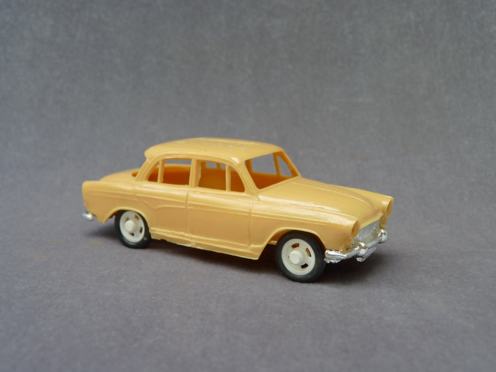 CLE N°6 - SIMCA P60 (jouet vintage circa 1965)