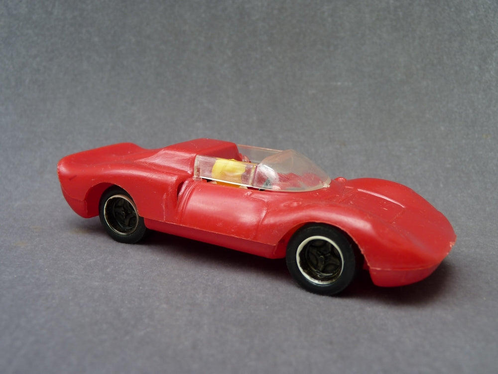 CLE - FERRARI 330 P2 (jouet vintage circa 1970)