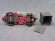 Charger l&#39;image dans la galerie, DINKY TOYS 34B - Plateau BERLIET avec container (vintage 1965)