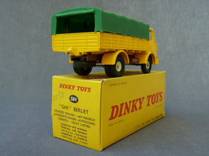 DINKY TOYS  584 - Camion BERLIET GAK bâché (vintage 1970)