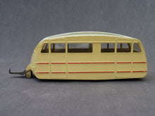 Charger l&#39;image dans la galerie, DINKY TOYS 811 - Caravane (vintage 1965)