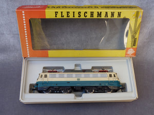 FLEISCHMANN 4338 - Locomotive électrique Br 110 352-2 de la DB