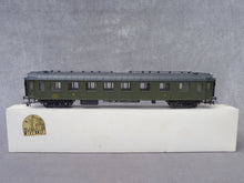 Charger l&#39;image dans la galerie, FRANCE TRAINS - L&#39;AIGUILLEUR - Rare voiture OCEM à rivets mixte 1ére et 2éme Cl SNCF
