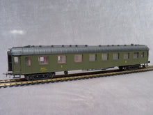 Charger l&#39;image dans la galerie, FRANCE TRAINS - L&#39;AIGUILLEUR - Rare voiture OCEM à rivets mixte 1ére et 2éme Cl SNCF