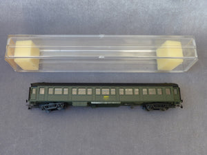 FRANCE TRAINS 273 - Rare voiture salon SNCF à rivets apparents Ep IV marquages UIC