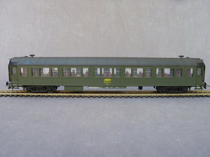 FRANCE TRAINS 273 - Rare voiture salon SNCF à rivets apparents Ep IV marquages UIC