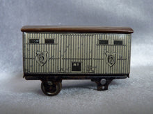 Charger l&#39;image dans la galerie, HESS - Penny Toy - Wagon couvert pour train &quot;de plancher&quot;