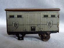 Charger l&#39;image dans la galerie, HESS - Penny Toy - Wagon couvert pour train &quot;de plancher&quot;