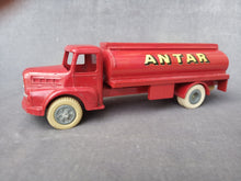 Charger l'image dans la galerie, J.R.D. Réf.122 - Camion UNIC citerne ANTAR (vintage 1960)