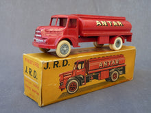 Charger l&#39;image dans la galerie, J.R.D. 122 - Camion UNIC citerne ANTAR (vintage 1960)