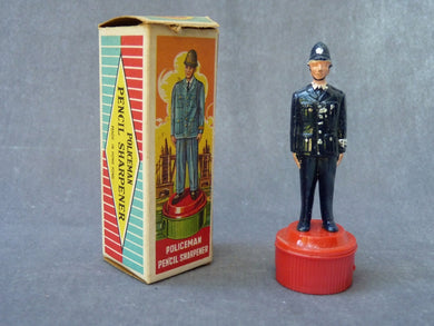KT N°334 - Taille crayon Policeman pencil sharpener (vintage 1960)