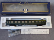 Charger l&#39;image dans la galerie, LIMA 309372 - Voiture 1ère classe type DEV AO  A9 longue de la SNCF