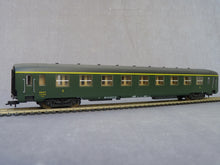 Charger l&#39;image dans la galerie, LIMA 309372 - Voiture 1ère classe type DEV AO  A9 longue de la SNCF