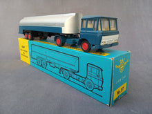 Charger l&#39;image dans la galerie, LION CAR N°37 - DAF 2600 trekker met tankoplegger-semi-remorque citerne (vintage 1968)