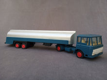 Charger l&#39;image dans la galerie, LION CAR N°37 - DAF 2600 trekker met tankoplegger-semi-remorque citerne (vintage 1968)