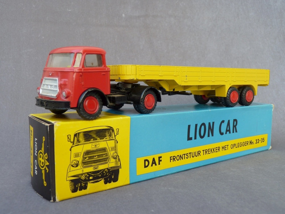 LION CAR N°33-35 - DAF frontstuur trekker met oplegger -semi-remorque (vintage 1966)