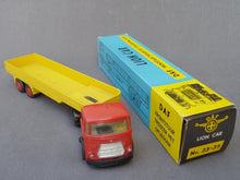 Charger l&#39;image dans la galerie, LION CAR N°33-35 - DAF frontstuur trekker met oplegger -semi-remorque (vintage 1966)