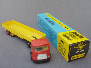 LION CAR N°33-35 - DAF frontstuur trekker met oplegger -semi-remorque (vintage 1966)
