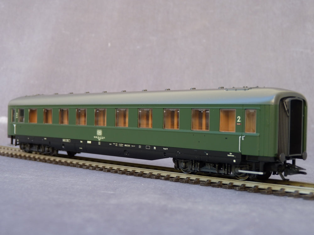 Voiture Voyageur Marklin HO 4022 DB 2e Classe Stuttgart-Francfort (éclairage) - Occasion